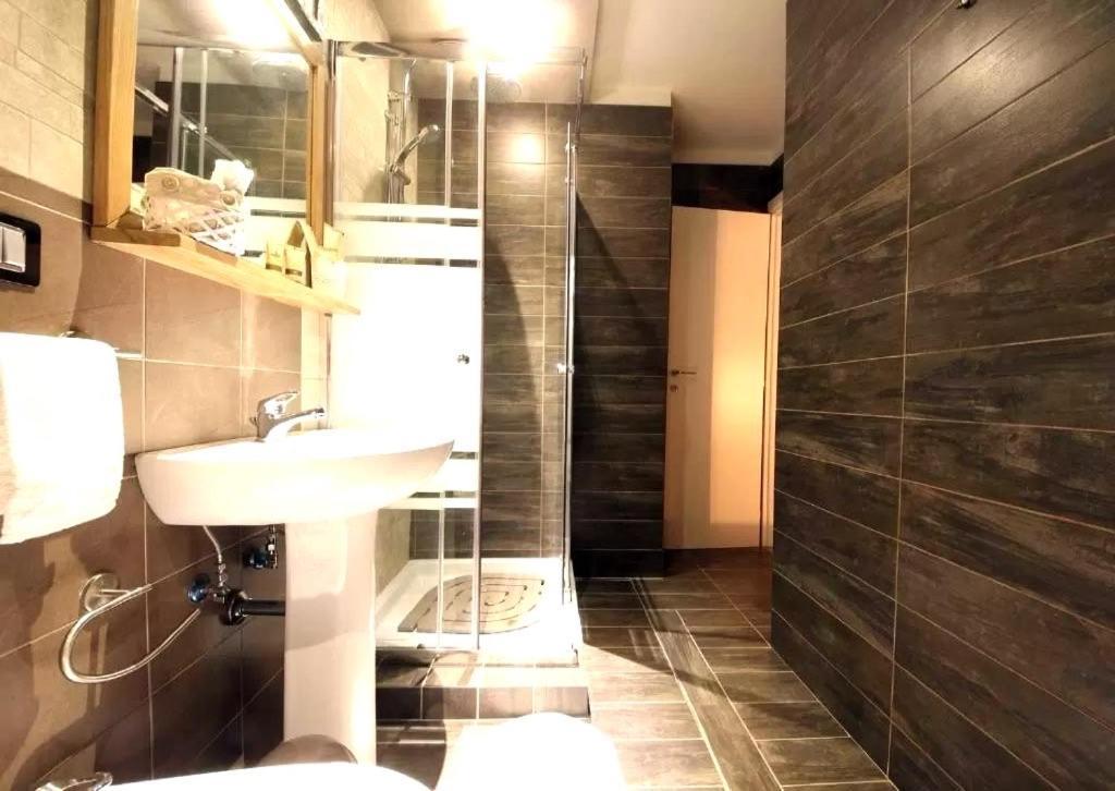 Dimora Nettare Hotel Brindisi Bagian luar foto