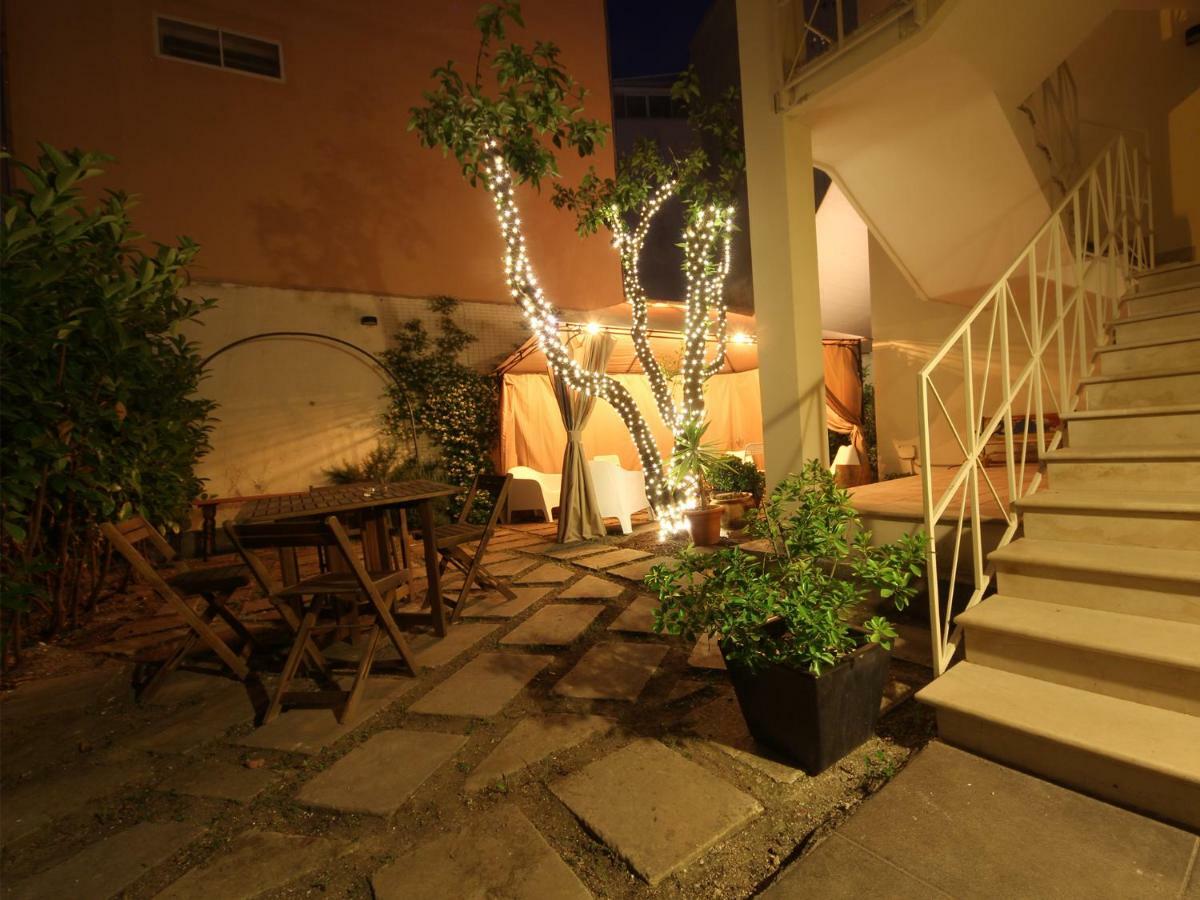 Dimora Nettare Hotel Brindisi Bagian luar foto